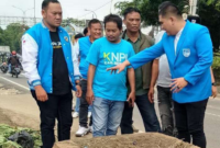 Ketua KNPI Kabupaten Bekasi, Muhammad Nawawi Al-Aksi Tengah Tinjau Lokasi Posko Bersama Pengurus