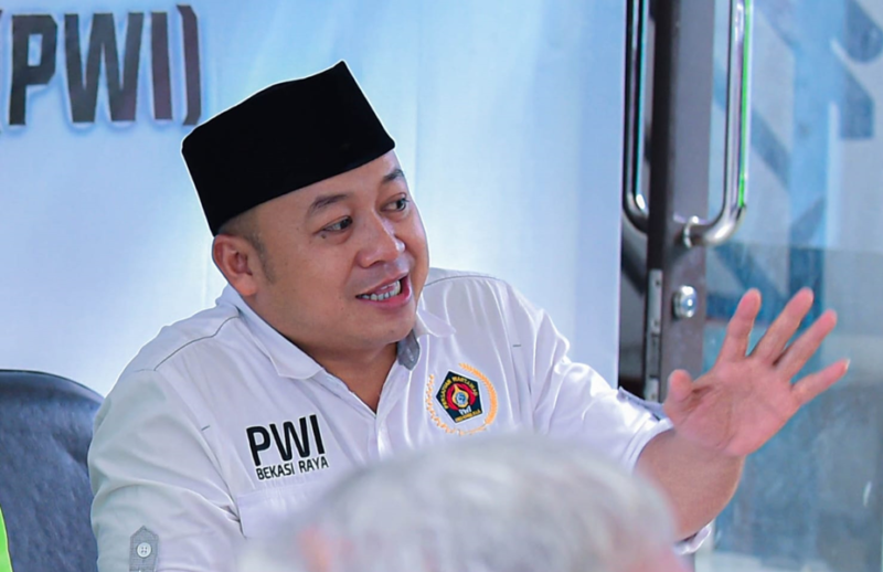 Foto: Ketua PWI Bekasi Raya, Ade Muksin, SH