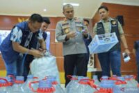Saat Pengungkapan Pemalsuan Air Meneral Merek Le Minerale Polres Metro Bekasi