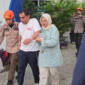 Foto: Pasien RS. Hermina, Jatinegara, Jakarta Timur, saat dievakuasi keluar Gedung 