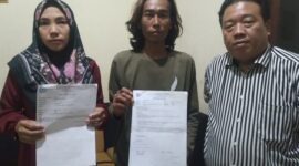 Foto: Ketua LSM GANAS, Brian Shakti (Kanan) Bersama Keluarga Pasien