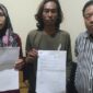 Foto: Ketua LSM GANAS, Brian Shakti (Kanan) Bersama Keluarga Pasien