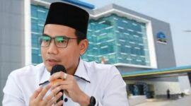 Foto: Direktur Usaha PDAM Tirta Bhagasasi, Ade Effendi Zarkasih