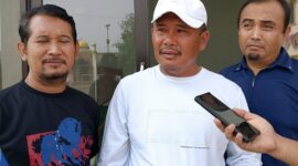 Foto: Kepala Desa Jayamukti, Cikarang Pusat, Iwan (Iwan Gepeng)