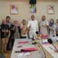 Foto: Dirut PT. Migas Kota Bekasi, Apung Widadi (Tengah Kiri Baju Batik) Bersama Walikota Bekasi, Tri Adhianto (Tengah Kanan Kaos Lengan Panjang Putih) 