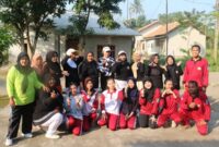 Mahasiswa UNIBA Senam Bareng Kaum Ibu Desa Pageragung