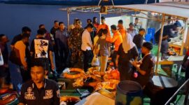 Proses Evakuasi KM Barcelona VA di Perairan Minahasa Utara