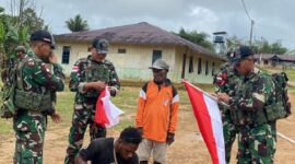 TNI Bersama Warga Upkim Papua