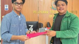 Photo: Salah Satu Perwakilan Sapma PP Kota Sukabumi Saat Memberikan Berkas Data Laporan Kepada Kejaksaan Negeri Kota Sukabumi