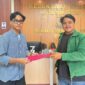 Photo: Salah Satu Perwakilan Sapma PP Kota Sukabumi Saat Memberikan Berkas Data Laporan Kepada Kejaksaan Negeri Kota Sukabumi