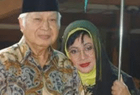 Foto: Almarhum Mantan Presiden Soeharto Bersama Tutut Soeharto