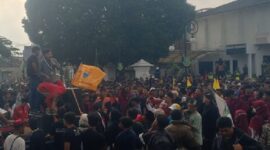 Teks Photo: Ribuan Masa Aksi Yang Tergabung Dalam Gerakan Amarah Sukabumi