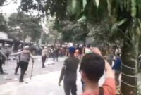 Teks Photo : Situasi Saat Kericuhan Antara Peserta Aksi Dengan Aparat