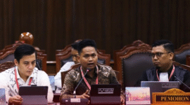 Photo: Suasana Persidangan Uji Materi UU Pers di MK