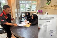 Photo: Ketua DPC LSM PENJARA, JM. Hendro Saat Menyerahkan Laporan ke Kejaksaan Negeri Kabupaten Bekasi