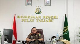 Caption: Kepala Kejaksaan Negeri (Kajari) Taliabu, Nurwinardi. 