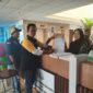 Photo: Ketua Umum LSM KOMPI, Ergat Bustomi Saat Menerima Bukti Laporan Dari Kejaksaan Negeri (Kejari) Kota Bekasi