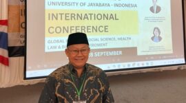 Photo: Bambang Sunaryo  (Lagi mengikuti International Conference di Thailand)