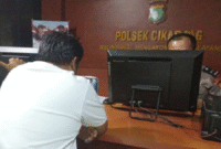 Photo: Idris Sardi Siregar Saat Buat Laporan ke Polsek Cikarang Utara 