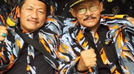 Photo: Pendiri/Ketua Umum DPP LSM GMBI, Mohamad Fauzan Rachman (Kiri) Bersama Ketua Distrik Kota Bekasi, Abah Zakaria (Kanan) 