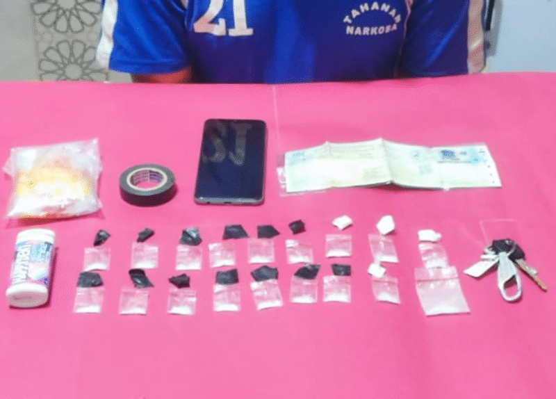 Teks Photo:  Barang Bukti Sabu - Sabu Yang Berhasil Di Amankan Dari 3 Terduga Pengedar

