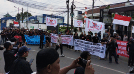 Photo: GRIB Jaya Saat Aksi Demi di Depan Kantor Kejaksaan Negeri Kota Bekasi