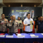 Photo: Kapolres Metro Bekasi, Kombes Pol. Mustofa Saat Konferensi Pers Penahanan Ade Efendi Zarkasih (AEZ)