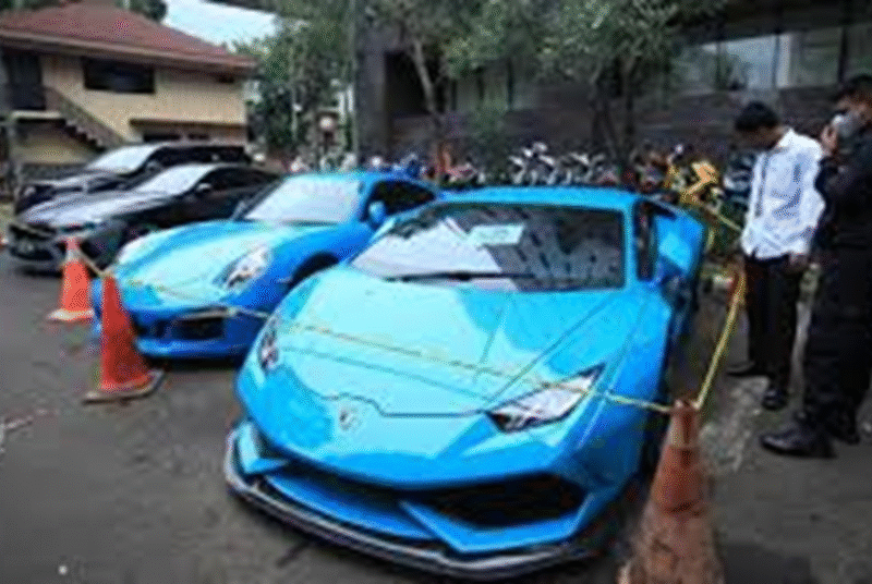 Photo: Mobil Mewah Doni Salmanan Dilelang BPA Kejagung