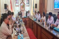 Photo: Ketua DPD Jawa Timur Salam Komando Bersama Walikota Malang beserta Anggota Pasukan 08 DPD Jawa Timur dan Pengurus DPC Partai Gerindra Kota Malang