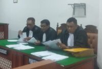 Photo: Kuasa Hukum 6 Terdakwa: Agus Budiono, SH, Amir Mahmud, SH dan Unggul Sitorus, SH.