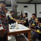 Photo: Wakil Ketua LSM GMBI Distrik Kota Bekasi Menyerahkan SK KSM Bekasi Timur 