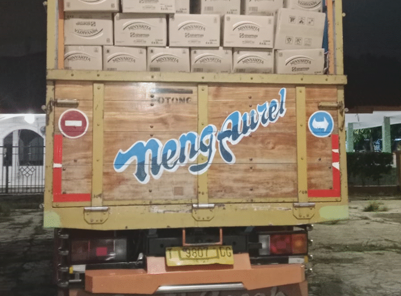 Photo: Bantuan Minyak Kita dari Bansos Bulog di Kebalen 