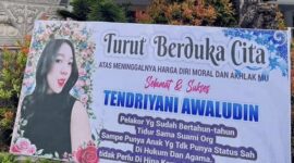 Photo: Kiriman Karangan Bunga dari Istri Sah di Kendari
