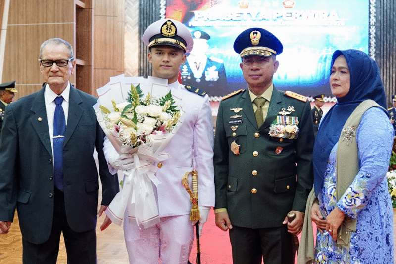 Karier Gemilang Atlet Angkat Besi Kebanggaan Tanah Air, Rizki Juniansyah.