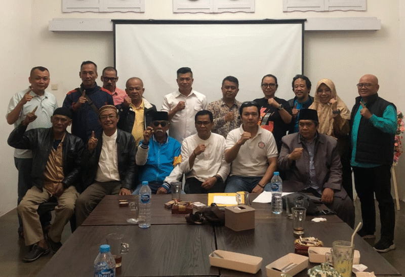 Teks Photo: Para Mantan Ketua, Mantan Pengurus Serta Pimpinan OKP Lintas Periode