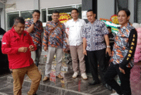 Photo: Unggul Sitorus (YBH-PAI), Andri (Jarlab GMBI), Delvin Chaniago (Wakil Ketua LSM GMBI Kota Bekasi, Amran (Anggota Polres Metro Bekasi Kota), Indra Sukma (Owner Matafakta) dan Cepi Firmansyah (Kadiv Investigasi LSM GMBI Kota Bekasi)