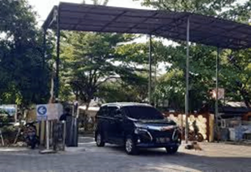 Photo: Pintu Parkiran Ruko Central Niaga Kalimalang