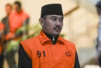 Photo: Bupati Bekasi Terjaring OTT KPK, Ade Kuswara Kunang (ADK)
