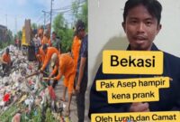 Pengangkatan Tumpukan Sampah di Jalan PLTGU Muara Tawar, Desa Pantai Makmur, Kecamatan Tarumajaya, Jumat 2 Januari 2026.