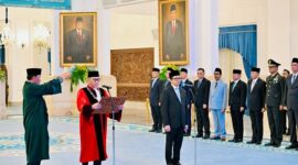 Suasana Pelantikan Hakim MK dan Wakil Menkeu di Istana Negara
