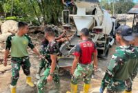 TNI AD Bangun Jembatan Gantung Perintis Garuda di Padang