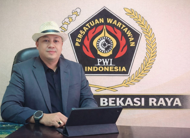Photo: Ketua PWI Bekasi Raya, Ade Muksin