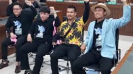 Direktur Eksekutif Lokataru Foundation dan Kawan-Kawan
