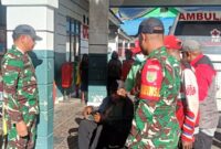 PMI dan TNI Bahu Membahu Evakuasi dan Pengobatan di Papua