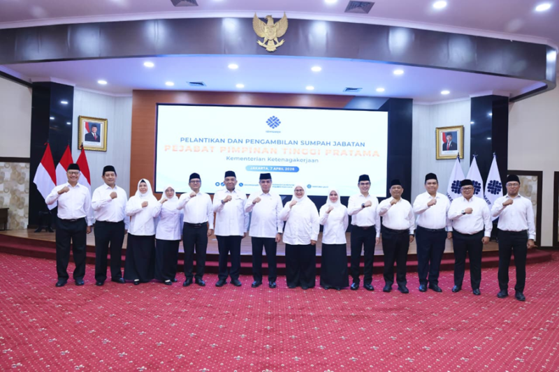 Menaker Lantik 12 Pejabat Pimpinan Tinggi Pratama di Kementerian Ketenagakerjaan (Kemnaker), di Jakarta