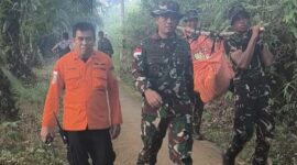 Evakuasi Korban Helikopter Airbus H-130 di Sekadau