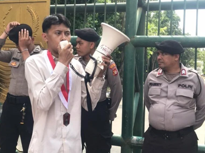 Teks Photo: Ketua DPC GMNI Kabupaten Bekasi, Mustakim.