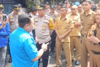 Teks Photo: KNPI Kota Sukabumi Kubu Tantan Saat Datangi Kantor Disporapar Kota Sukabumi