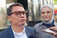 Photo: Setyowati Anggraini Saputro Bersama Kuasa Hukumnya, Parlindungan