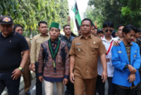 Photo: Plt Bupati Bekasi, Dr. Asep Surya Atmaja Bersama Para Mahasiswa